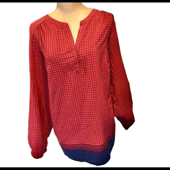 Lucy&laurel Tops - Lucy & Laurel long sleeve Red/Blue-shirt v neck Sleeves can be shorten.